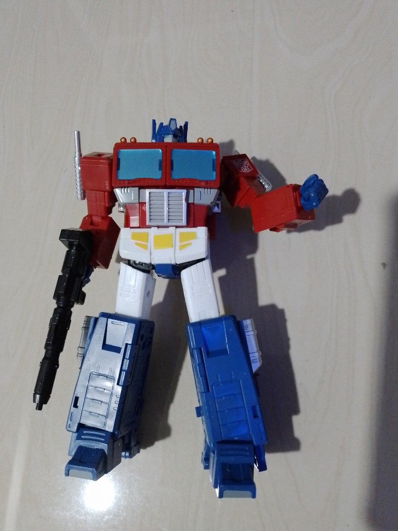 Transformers (Category: Action & Battle Toys) located in Kuala Lumpur. Submitted by tankoklai851348 (Listing ID 1457650572, Image 3). Description: ko ss86 AS 09 no box this optimus prime and weapon only.