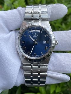 (Category: ) located in . Submitted by timepiecetrader (Listing ID 1457619908, Image 1). Description: .