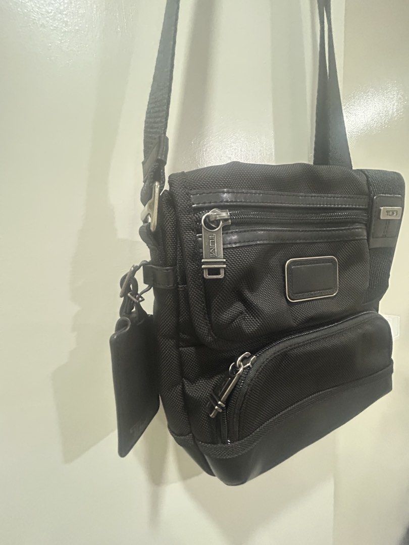 Tumi Kerby (Category: Sling Bags) located in Carmona. Submitted by jallainreyes (Listing ID 1457702940, Image 2). Description: For sales Tumi kerby crossbody No issue, excellent condition Location : carmona cavite or makati.