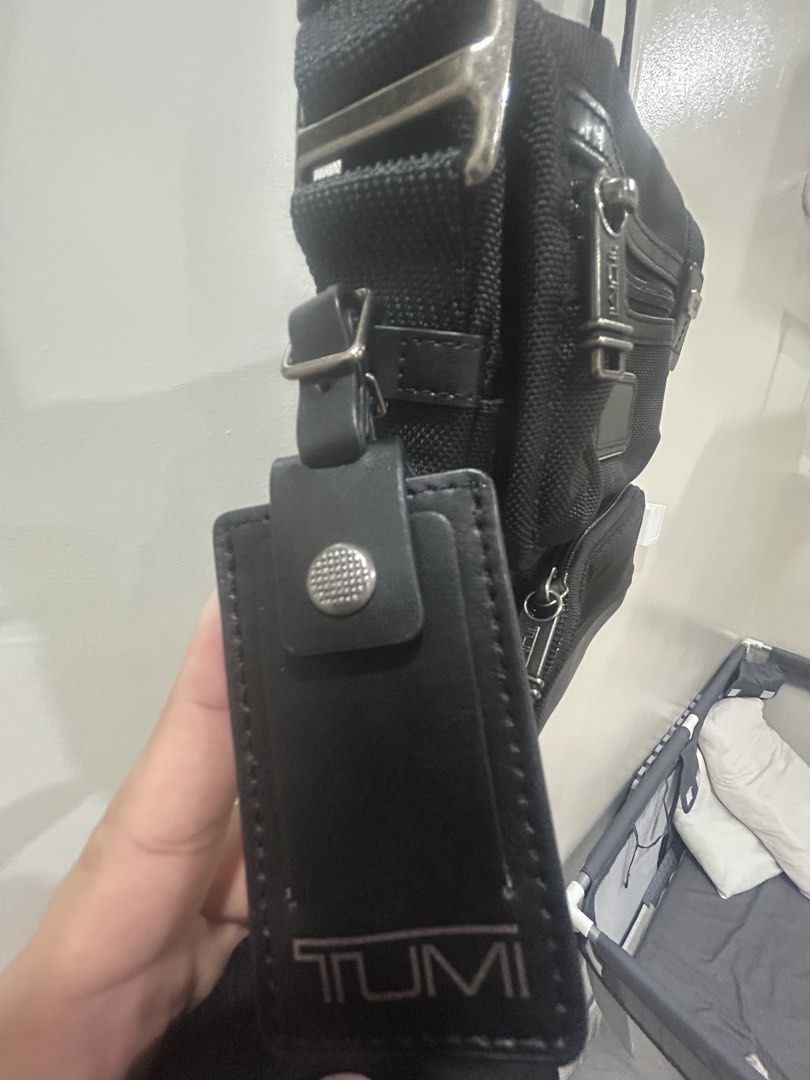 Tumi Kerby (Category: Sling Bags) located in Carmona. Submitted by jallainreyes (Listing ID 1457702940, Image 3). Description: For sales Tumi kerby crossbody No issue, excellent condition Location : carmona cavite or makati.