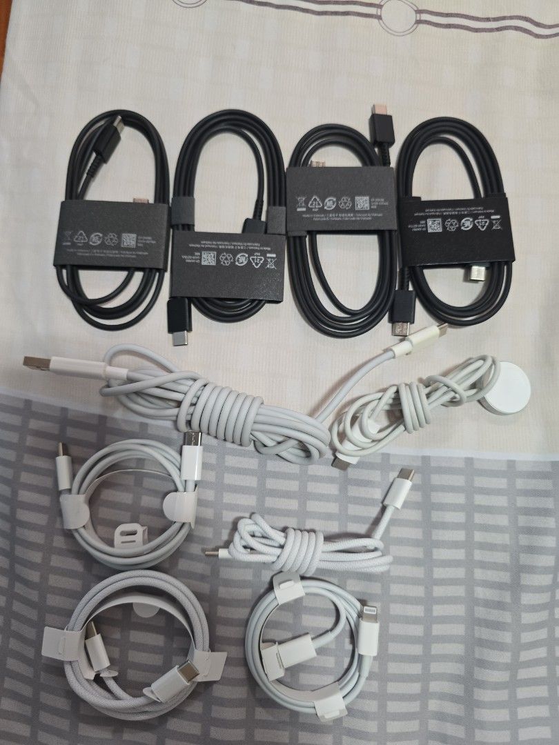 Type c ,light cable (Category: Cables & Adaptors) located in Singapore. Submitted by cancerhonda (Listing ID 1457527004, Image 1). Description: brand new type c , lightning cable,watch charger.