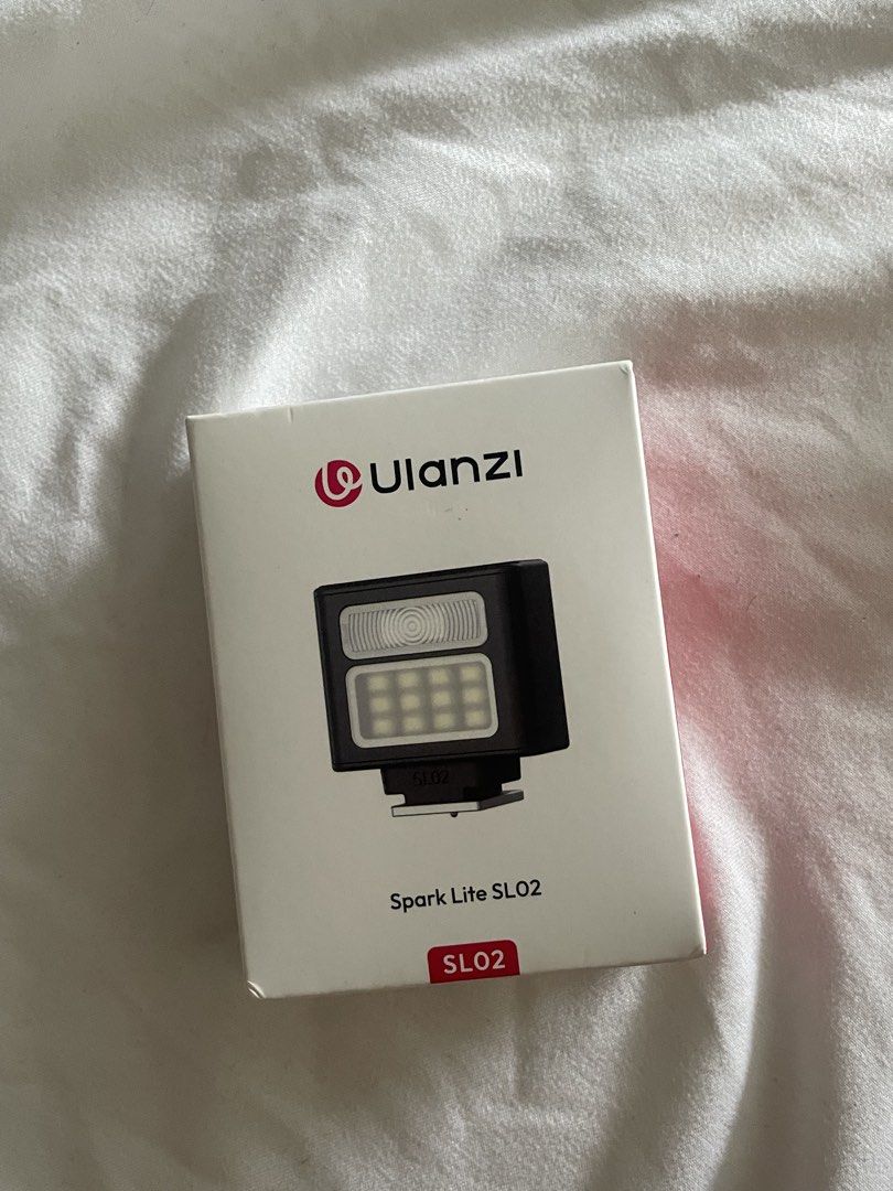 Ulanzi Spark Lite SL02 LED Lighth (Category: Lighting & Studio Equipment) located in Manila. Submitted by arcasteria (Listing ID 1457568241, Image 1). Description: rfs: i bought the wrong one.