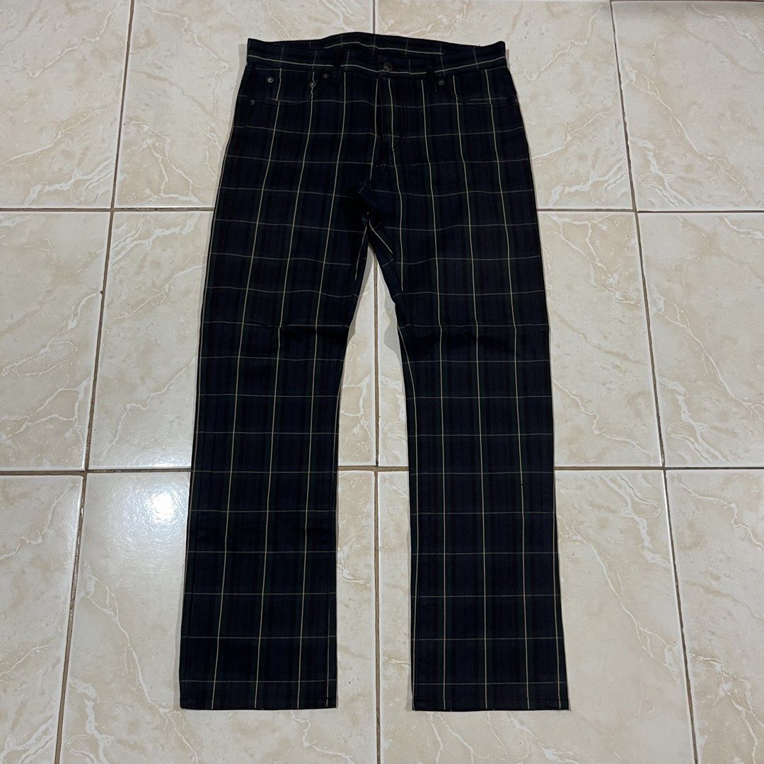 Uni Qlo Plaid Jeans (Category: Jeans) located in Cagayan de Oro. Submitted by rstylthrft (Listing ID 1457553063, Image 1). Description: .