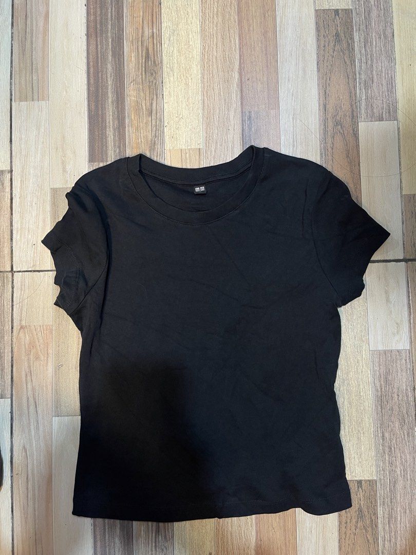 Uniqlo (basic roundneck tee crop shirt) M (Category: Shirts) located in Baguio. Submitted by affordaprice_2600baguio (Listing ID 1457622221, Image 1). Description: .