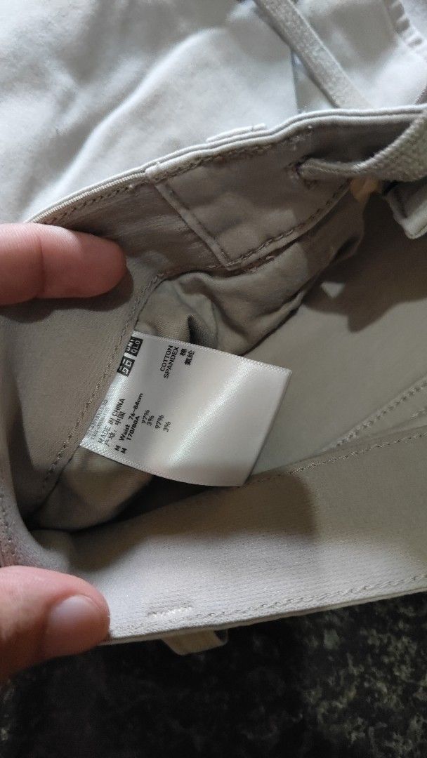 Uniqlo Cotton Blend Pants Size M (Category: Other Bottoms) located in Trece Martires City. Submitted by vjcarungcong (Listing ID 1457540358, Image 3). Description: - Lightweight Uniqlo pants - Comfortable cotton blend material - Elastic waistband with adjustable drawstring - Classic straight leg fit - Ideal for everyday casual wear - Versatile and easy to style.