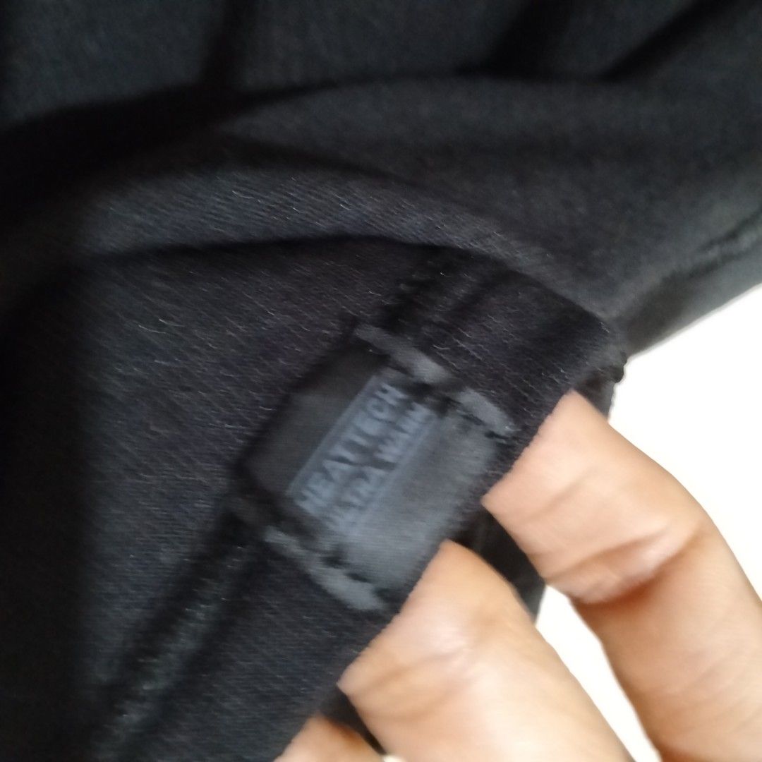 Uniqlo heattech ultrawarm S (Category: Longsleeves) located in Subic. Submitted by petitecorner22 (Listing ID 1457529296, Image 3). Description: .