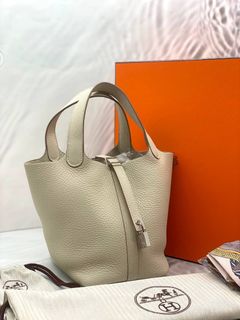 (Category: ) located in . Submitted by redrabbitluxury_singpore (Listing ID 1457552656, Image 1). Description: .