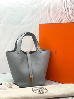 (Category: ) located in . Submitted by redrabbitluxury_singpore (Listing ID 1457552932, Image 1). Description: .