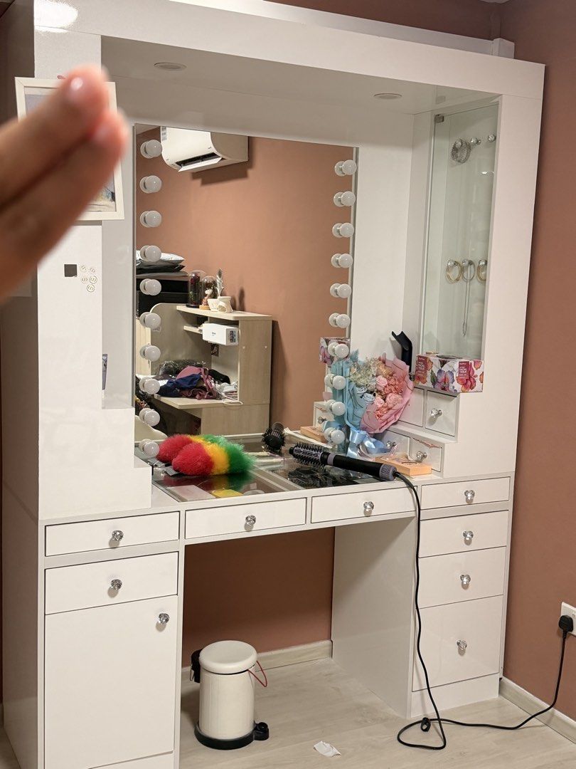 vanity dressing table (Category: Other Home Furniture) located in Singapore. Submitted by xxzz_ (Listing ID 1457681749, Image 1). Description: large size comes with lights many compartments used have to dismantle on your own and get your own delivery .
