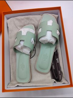 (Category: ) located in . Submitted by thewomanbehindthebrand (Listing ID 1457601002, Image 1). Description: .