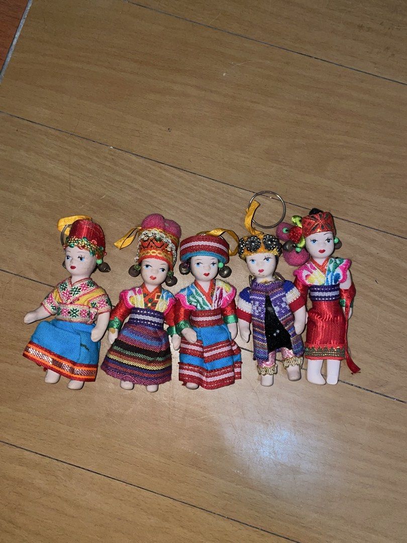 Vintage Asian Porcelain Doll Keychains (Category: Vintage Collectibles) located in Manila. Submitted by declutteredbyalex (Listing ID 1457638771, Image 1). Description: - collection of 5 vintage Asian ethnic/Hill Tribe porcelain miniature doll keychains. - each doll features hand-painted porcelain faces & colorful traditional folk outfits - made out of porcelain Height: approx. 3.5 to 4 inches each. RFS: Decluttering.