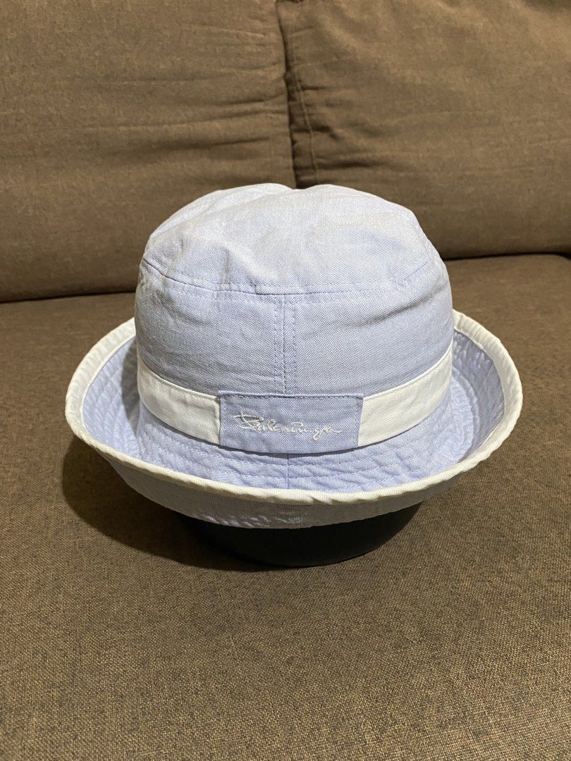 Vintage Balenciaga Bucket Hat (Category: Caps & Hats) located in Cebu City. Submitted by patspickph (Listing ID 1457639350, Image 3). Description: This vintage Balenciaga bucket hat features a light blue seersucker textured crown with a contrasting white brim and a classic black woven interior brand label. .