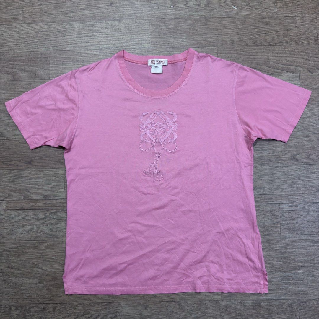 Vintage Loewe Logo Shirt (Category: Luxury Apparel) located in Imus. Submitted by casterhitz (Listing ID 1457600125, Image 1). Description: Medium 21x28 No issue Excellent condition .