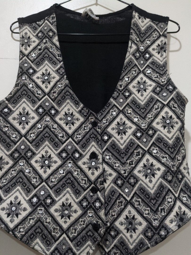 Womens Unique Blazer Vest (Category: Coats, Jackets and Outerwear) located in Mandaluyong City. Submitted by bbcatham (Listing ID 1457631992, Image 3). Description: Very unique design, love the details. Size: Med on tag (32-34in bust) PS. Some of the beads are loose but unnoticable thus selling it low..
