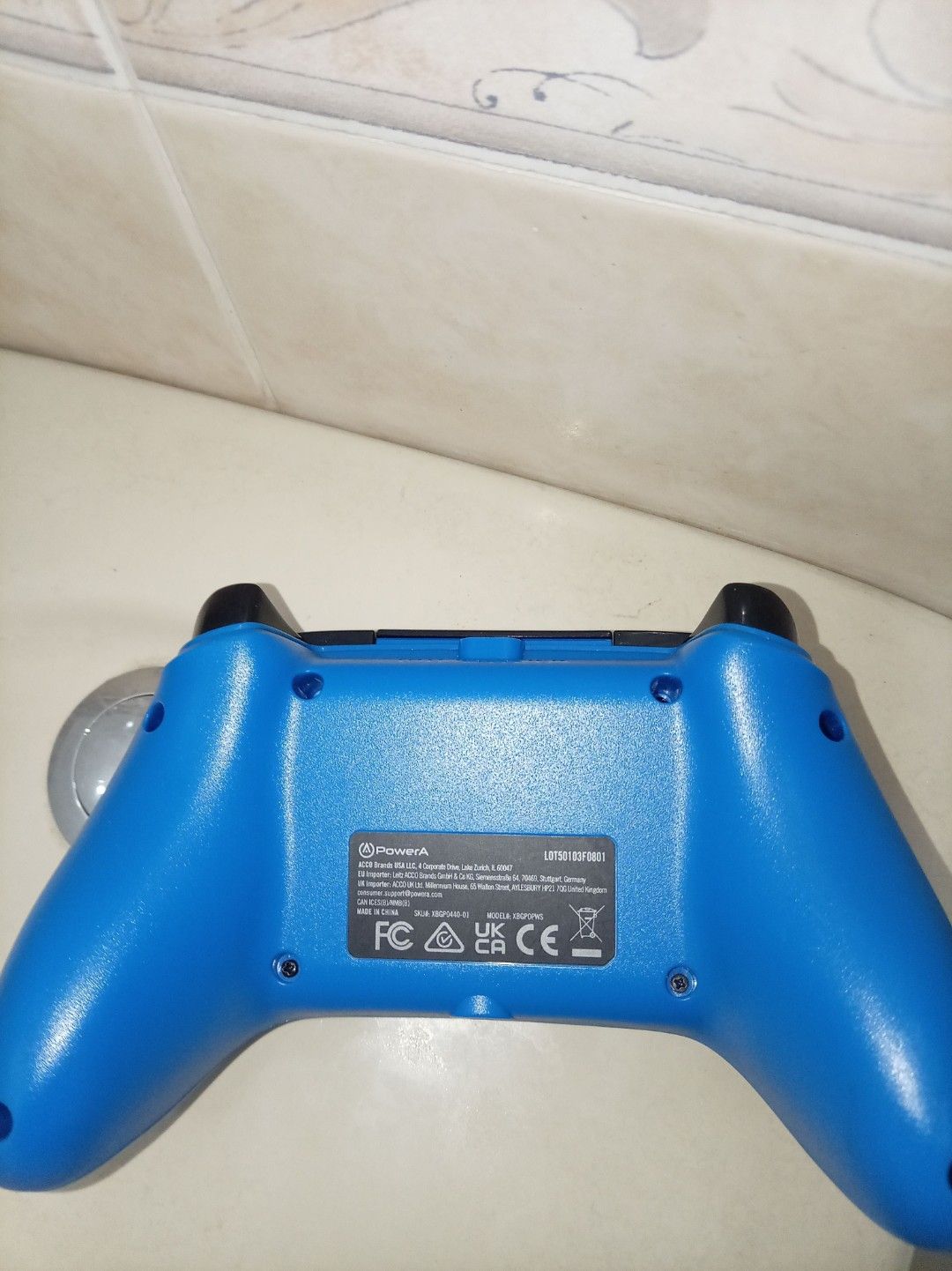 Xbox controller (Category: Controllers) located in Singapore. Submitted by uroemkia (Listing ID 1457666406, Image 2). Description: Blue PowerA wired Xbox controller in good condition. Fully tested and works perfectly with no stick drift or issues. Compatible with Xbox & PC. Original box and Original wire included. 💵 Cash only (Price negotiable slightly but don't lowball me) 📍 Meetup at my place Clementi mrt.