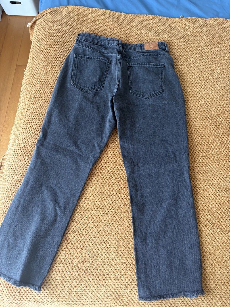ZARA black Wide Leg Jeans (Category: Jeans) located in Mandaluyong City. Submitted by vickydeclutter (Listing ID 1457562852, Image 2). Description: - Size: EUR 40 / USA 8 / UK 30 If you’re eur38 will fit well too. These are little loose and not tight and not high waist!.
