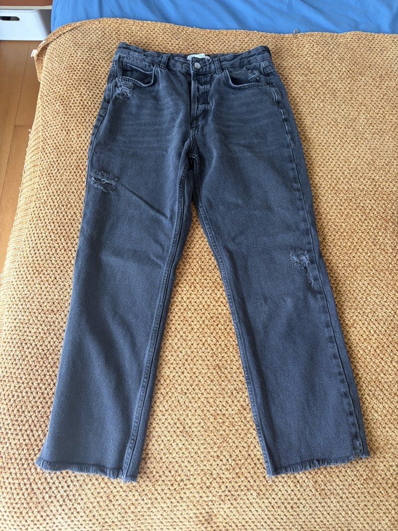 ZARA black Wide Leg Jeans (Category: Jeans) located in Mandaluyong City. Submitted by vickydeclutter (Listing ID 1457562852, Image 1). Description: - Size: EUR 40 / USA 8 / UK 30 If you’re eur38 will fit well too. These are little loose and not tight and not high waist!.