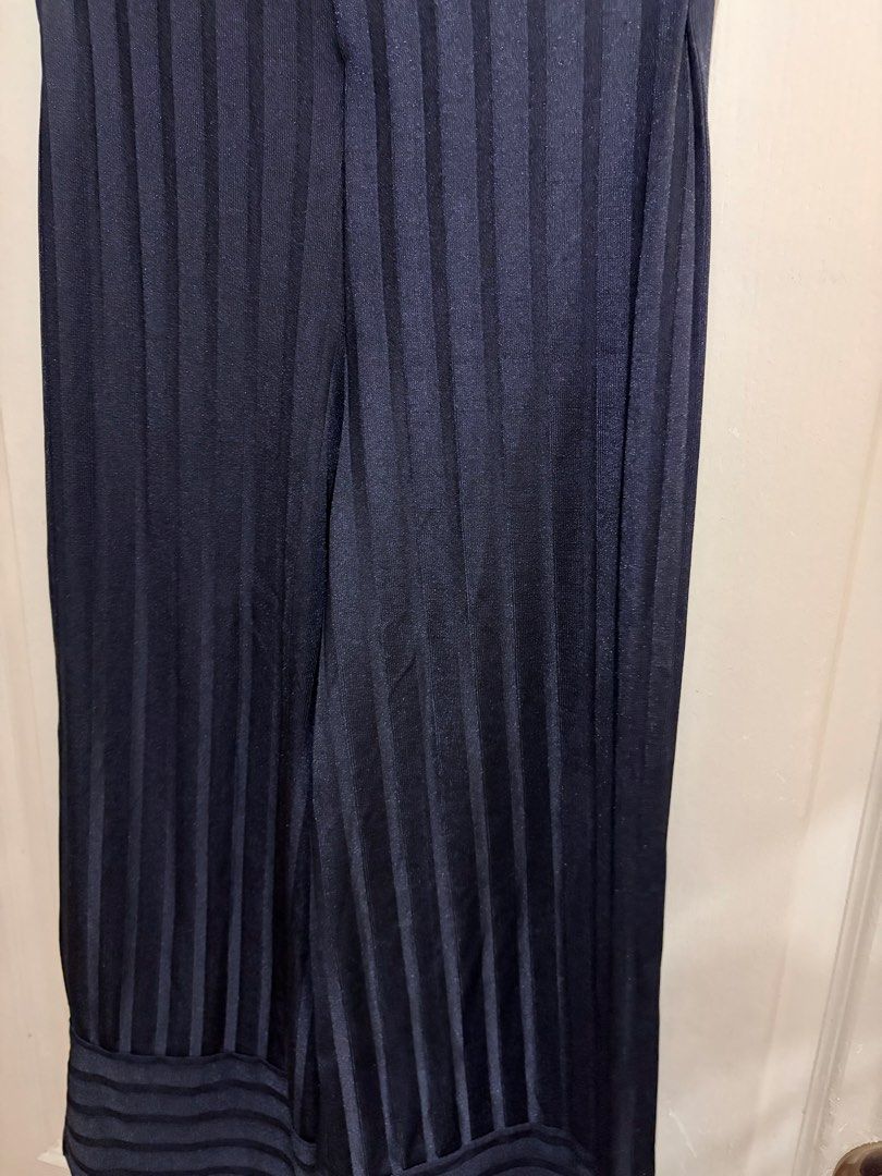 Zara Striped Black Trousers (Category: Other Bottoms) located in Pasig City. Submitted by shopsmart.mnl (Listing ID 1457653103, Image 3). Description: Excellent condition Band is garterized can fit up to 30" S in tag fits up to M No when worn.