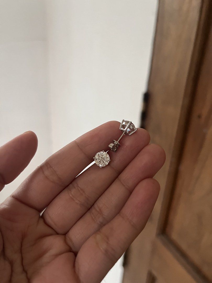 14K IGI 3 Carats Diamond Stud Earrings (Category: Earrings) located in Batangas. Submitted by closetsaleph (Listing ID 1457794952, Image 3). Description: - With ideal and rare hearts & arrows cut.. sparkling so beautifully 🤍 - With 2 IGI certificates (one for each diamond) - 1.5 carat each or 3 total carat diamond earrings in thick basket setting - HK setting white gold - Marked with 585.