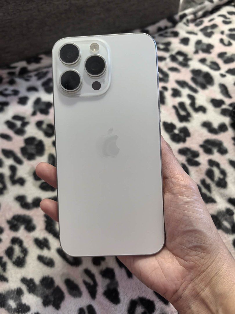 15 pro max 256gb (Category: iPhone 15 Series) located in Antipolo. Submitted by thriftsbyra.s (Listing ID 1457749502, Image 2). Description: For sale/ for swap sa iphone 16 pro max or 17 series (add cash ako) Iphone 15 pro max, white titanium 256gb with box HK variant (dual sim) Good as new. True tone/ face id working No repairs and hidden issues Nasa pic yung batt/cycle details Slightly negotiable. Marami akong pwede ipa freebies na casing origi
