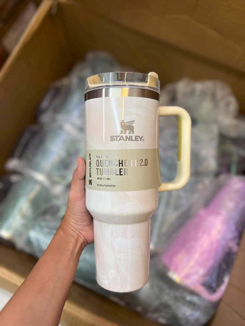 40 oz Stanley Marble (Category: Water Bottles & Tumblers) located in Quezon City. Submitted by stuffs.hellyy (Listing ID 1457893394, Image 1). Description: with box with straw .