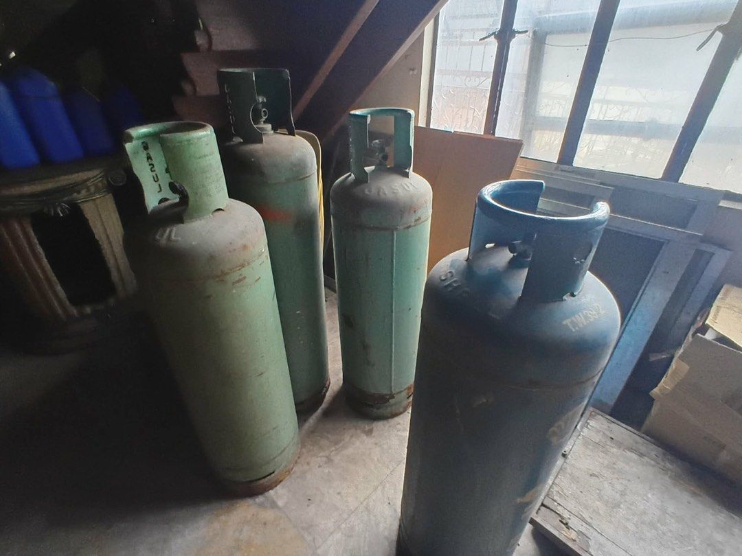 50kg Empty Tank (Category: Medical Supplies & Tools) located in Quezon City. Submitted by chloe_declutter (Listing ID 1457775481, Image 1). Description: I have 4 in stock Cubao qc Open to pickup.