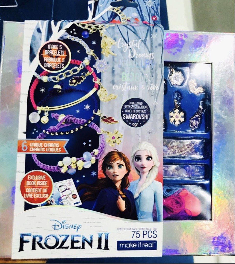 現貨💖🎄正版 SWAROVSKI x 迪士尼公主 魔雪奇緣 兒童珠串首飾珠寶手鏈 益智遊戲 玩具扮靚套裝 生日禮物 🎄聖誕禮物 🎃萬聖節裝扮 萬聖節裝飾 DISNEY PRINCESS FROZEN ELSA ANNA DIY JEWERY BRACELET ACCESSORY BRACELET CHARM BOX SET BIRTHDAY CHRISTMAS NEW YEAR GIFT （分類：兒童玩具）位於 Hong Kong。 由 swroom 提交（商品編號 1457814519，圖片 1）。簡介： 🚚 🎁 只限郵寄運送 🎁 ▫️▫️商品詳情▫️▫️ 🎁 $288 件 ( 全新未開封) 💝節日銷情迅速請早訂購售完即止❣️ 🛍更多最新禮品玩具 follow us ： carousell.com/swroom ▫️▫️購買付款詳情 ▫️▫️ 📥 請 INBOX PM下單購買須提供以下資料 ： 1. 選擇付款方式 : PAYME / FPS / ALIPAYHK 