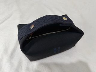 （分類：）位於 。 由 steph_nicccs 提交（商品編號 1457809194，圖片 1）。簡介： 。
