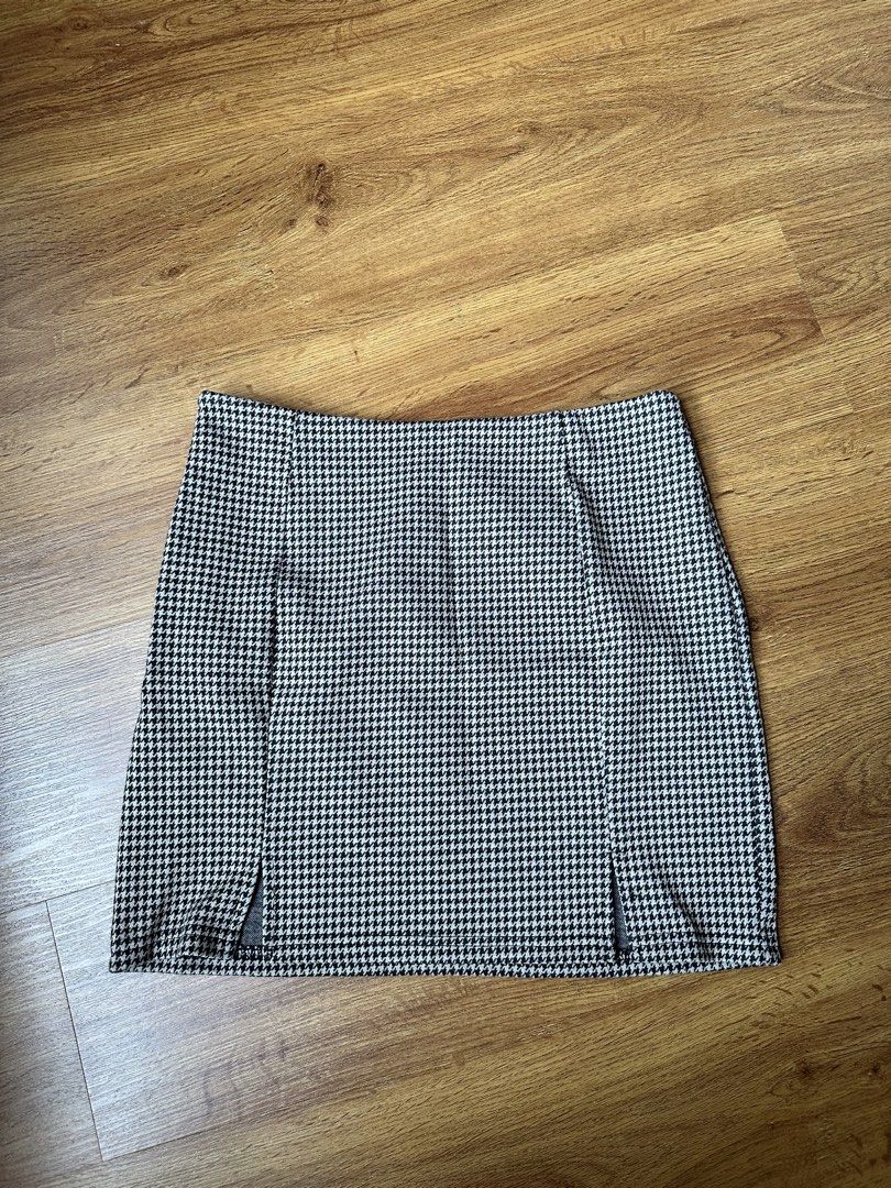 A Line Skirt black, beige, printed (TAKE ALL) (Category: Skirts) located in Caloocan City. Submitted by mkcn__ (Listing ID 1457770842, Image 2). Description: TAKE ALL for only P450.