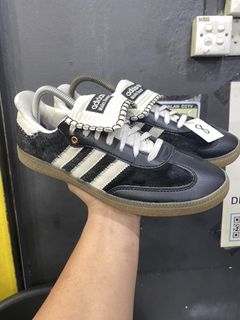 (Category: ) located in . Submitted by s3_sneakershirtstore (Listing ID 1457863852, Image 1). Description: .