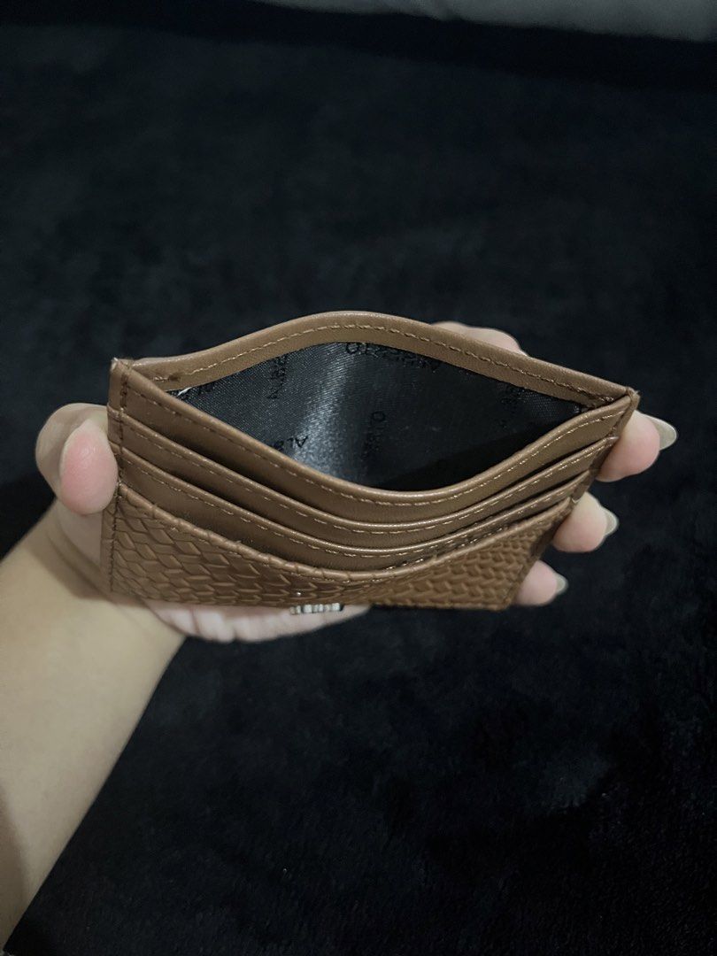 Alberto Card Holder (Category: Wallets & Card holders) located in San Pedro. Submitted by adicarteu_ (Listing ID 1457876154, Image 3). Description: Alberto Card Holder - Got this from Alberto Glorietta for ₱400 - Only used for a month - Slim and sleek design! Easy to carry Great condition! On hand and ready to ship MOP: GCash, Maya, MariBank, BPI Bank Transfer.