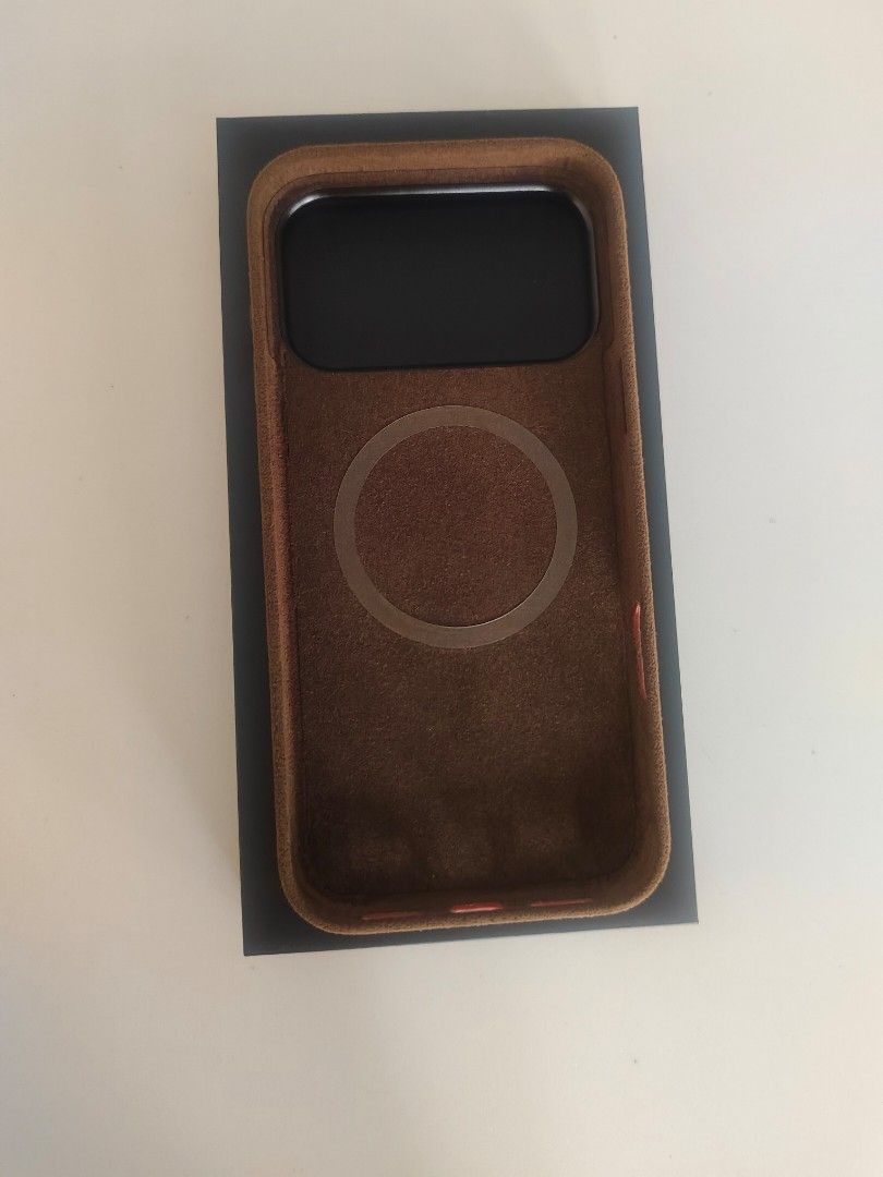Alcantara phone case (Category: Cases & Sleeves) located in Muntinlupa City. Submitted by cezzy82 (Listing ID 1457742634, Image 3). Description: RFS: Got the wrong model https://sticky-zoo.com/products/alcantara-phone-case-espresso.