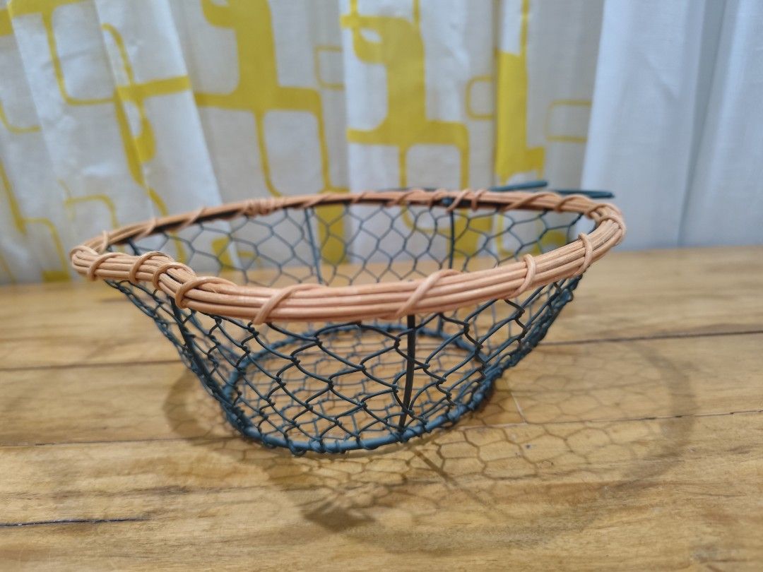 Apple Fruit Tray (Category: Food Organization & Storage) located in Dipolog. Submitted by thriftteata (Listing ID 1457733268, Image 2). Description: like new.