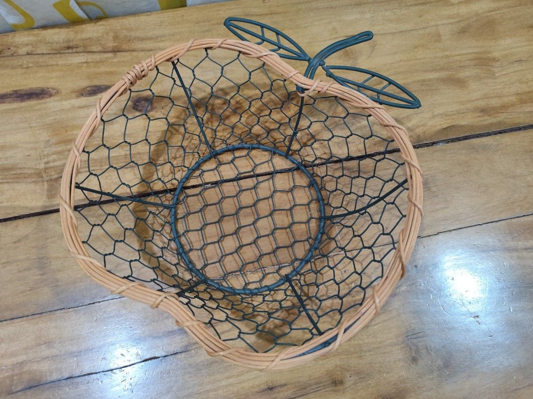 Apple Fruit Tray (Category: Food Organization & Storage) located in Dipolog. Submitted by thriftteata (Listing ID 1457733268, Image 3). Description: like new.