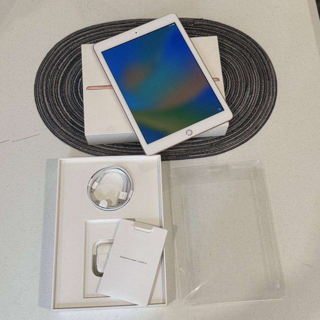 Apple iPad 6th Generation 32GB Wi-Fi (Category: iPad) located in Muntinlupa City. Submitted by olxph_344800401 (Listing ID 1457758637, Image 2). Description: Pre-owned but in excellent condition Apple iPad 6th Generation -32GB -Wi-Fi -Rose gold -All Buttons working -Battery at 83% health as per coconut battery test Inclusions: -Original box (same serial) -Cable and adapter Fixed Price. Payment via Gcash before pick-up. .