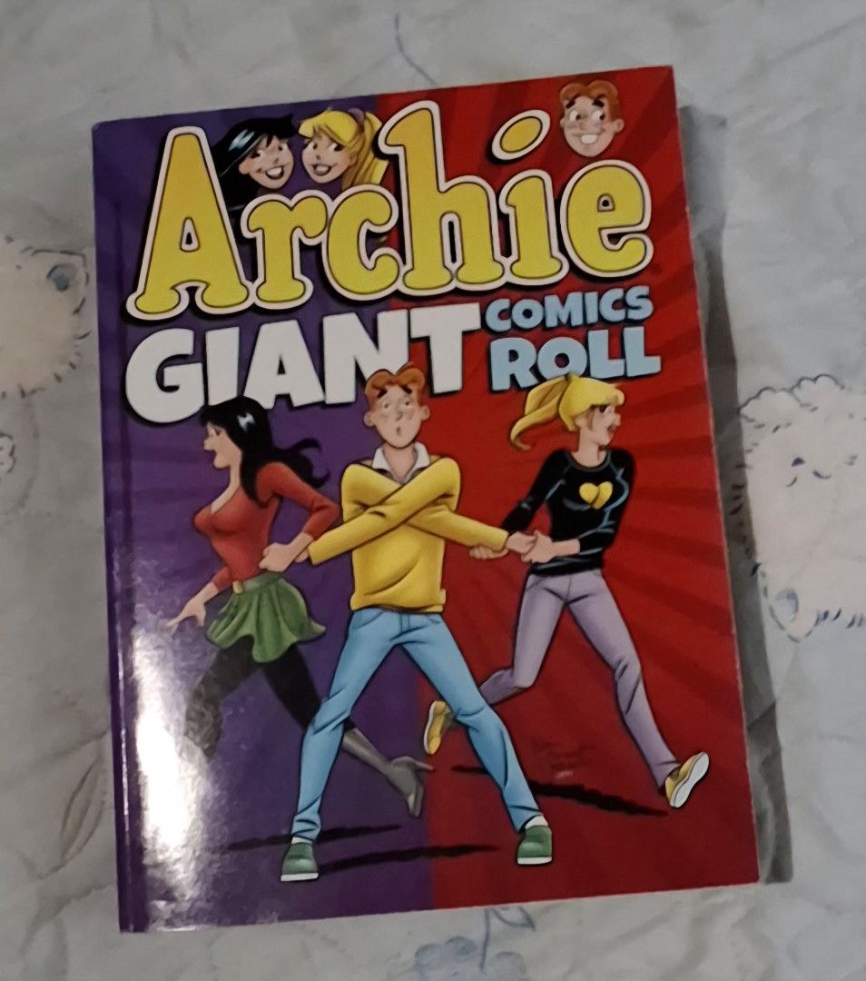 Archie Giant Comics Roll (Category: Comics & Manga) located in Caloocan City. Submitted by haydee88 (Listing ID 1457900978, Image 1). Description: 🍒Brand new 🍒Unread 🍒Shows minor signs of aging/shelf wear such as tanning 🍒Pls. see photos for the book condition.