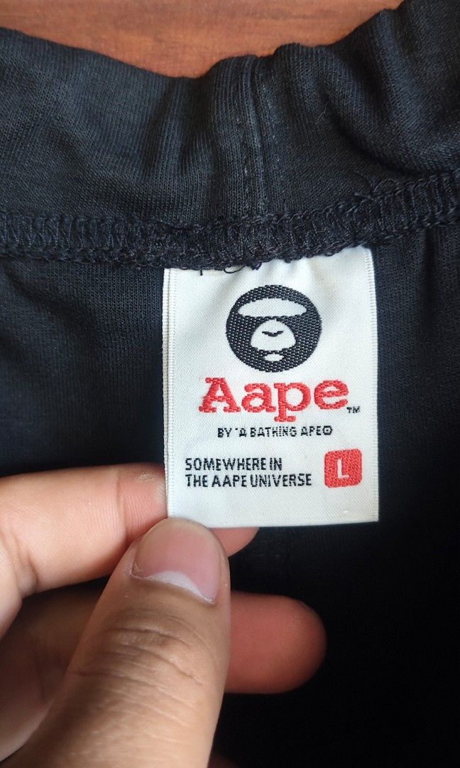 Authentic Aape jogger pants (Category: Joggers) located in Santiago. Submitted by ilocano.thrift (Listing ID 1457816179, Image 3). Description: -AAPE JOGGER -EXCELLENT CONDITION -32/34 GARTER.