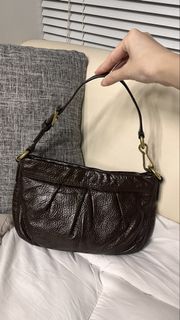 (Category: ) located in . Submitted by luvebags (Listing ID 1457778852, Image 1). Description: .