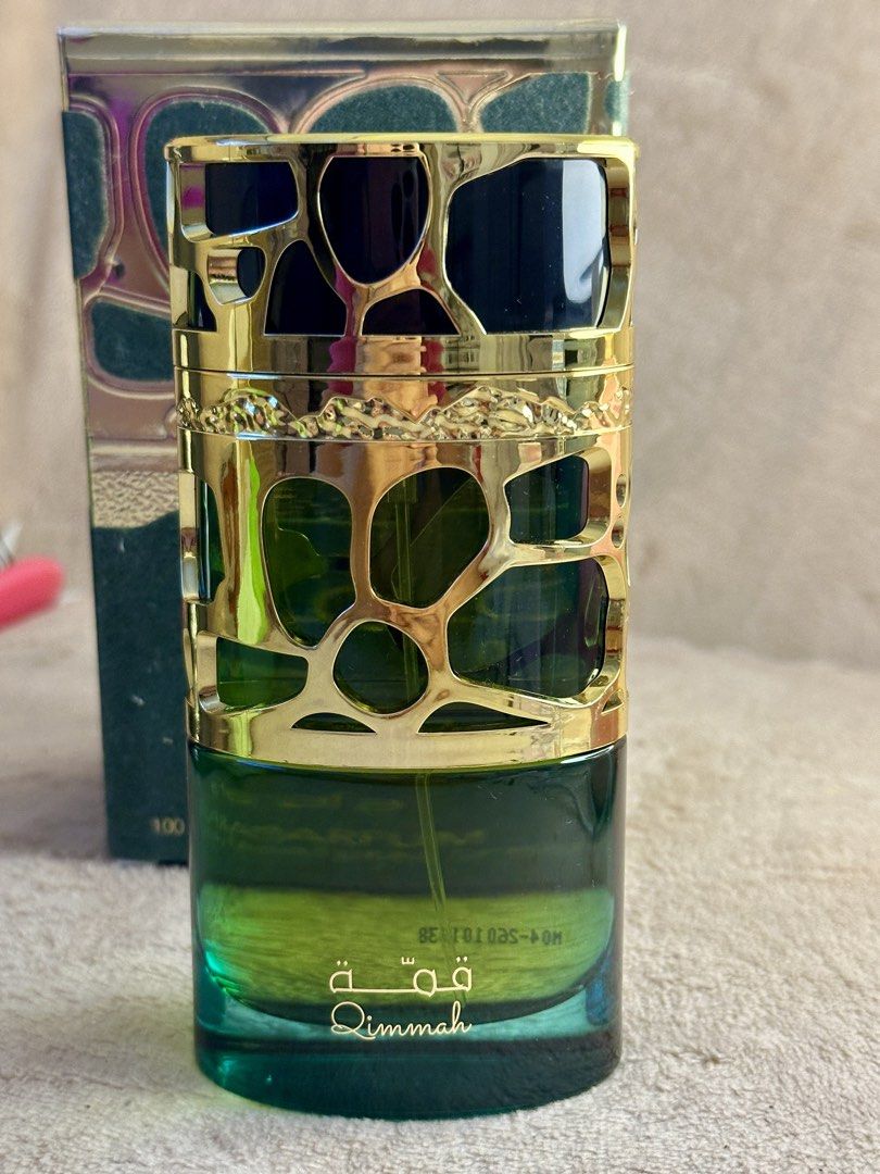 Authentic Qimmah Perfume (Category: Fragrance & Deodorants) located in Manila. Submitted by aly_tan0903 (Listing ID 1457854148, Image 1). Description: - Qimmah Perfume - 100ml bottle - Unique gold cage design over green glass - Includes original box - Ideal for everyday wear.
