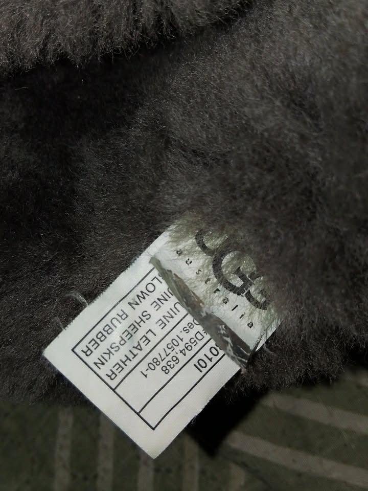 Authentic UGG Gray Shearling Boots (Size 7 US Women's) (Category: Boots) located in Caloocan City. Submitted by lirilarp (Listing ID 1457857021, Image 2). Description: (RUSH SALE NEED CASH) (price negotiable) Brand: UGG Australia Color: Gray Condition: Good secondhand condition. The inner shearling fur lining is clean and fluffy. Looks great when rolled down. Pls manage expectations: -Thrifted item -Has some light, typical color shading/faded wat