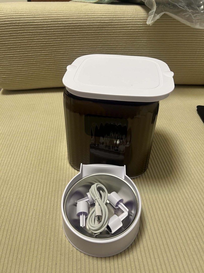 Automatic feeder (Category: Homes & Other Pet Accessories) located in Caloocan City. Submitted by sanoc70-64135 (Listing ID 1457710799, Image 1). Description: .