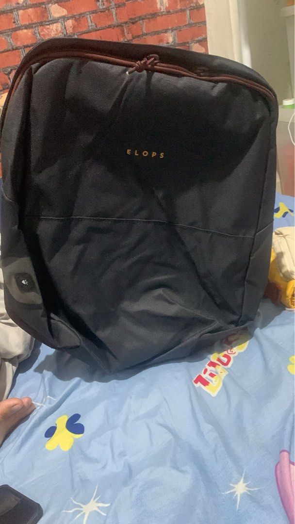 Back pack (Category: Parts & Accessories) located in Singapore. Submitted by AloneLife (Listing ID 1457719899, Image 3). Description: .