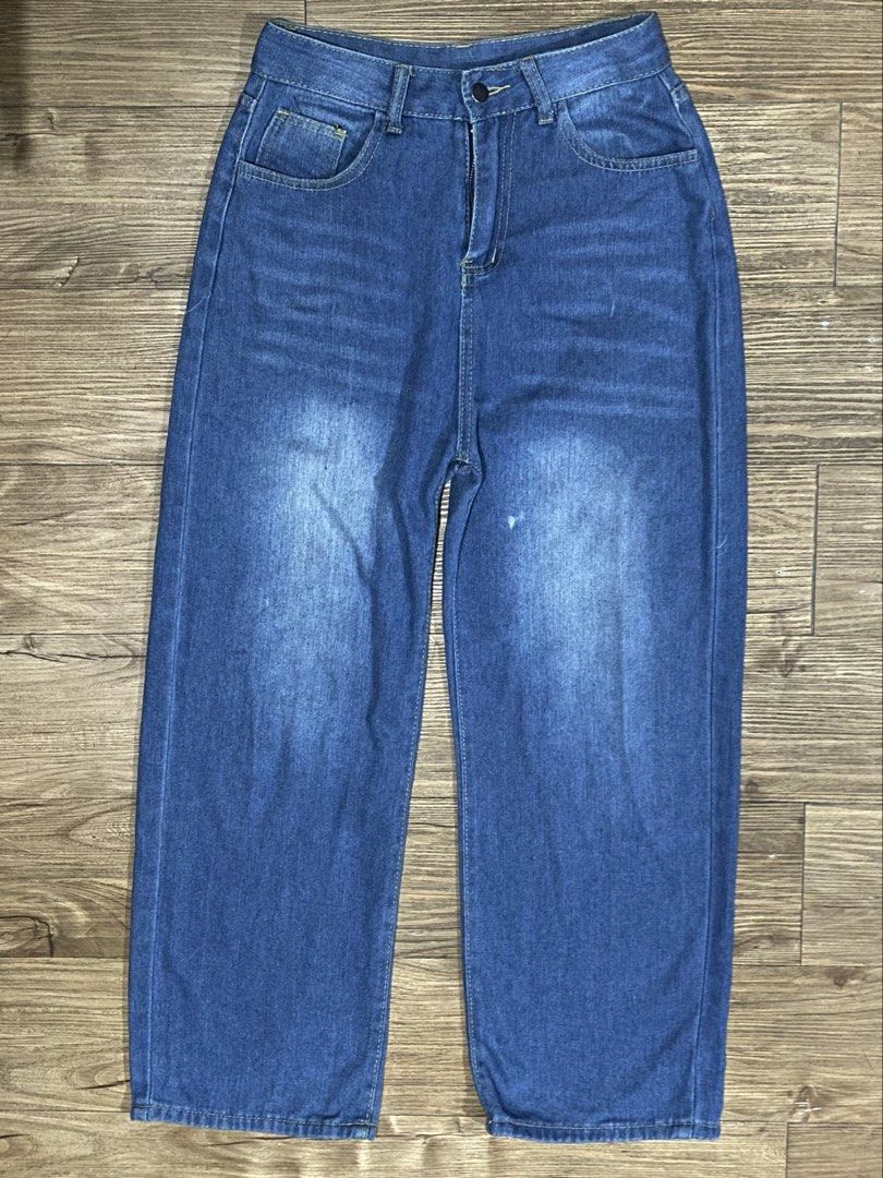 Baggy Pants (25-26) (Category: Jeans) located in Makati City. Submitted by rewear_ (Listing ID 1457851784, Image 1). Description: From black app.