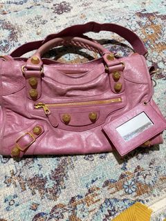 (Category: ) located in . Submitted by declutter_diariess (Listing ID 1457742531, Image 1). Description: .