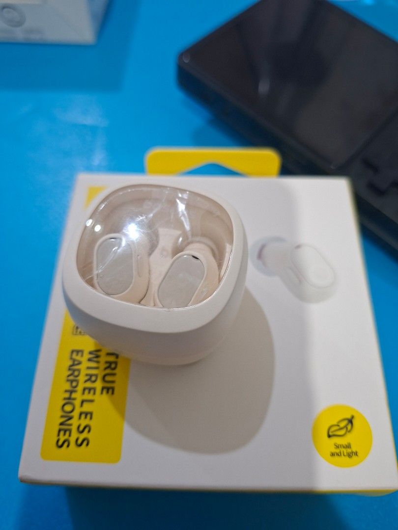 Baseus WM02 True Wireless Earphones White (Category: Earphones) located in Marikina City. Submitted by sakamoto_22 (Listing ID 1457812279, Image 3). Description: - Baseus WM02 True Wireless Earphones in White - Ultra-small and lightweight design for comfort - Includes a convenient charging case - Extended battery life for all-day listening - Simple and quick pairing process - Delivers excellent sound quality.