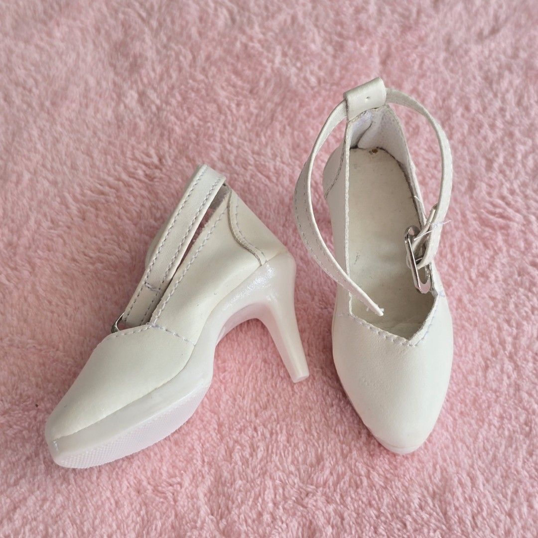 BJD DOLLS SHOES (Category: Flats & Sandals) located in Quezon. Submitted by blushreloved (Listing ID 1457783998, Image 1). Description: Brandnew Selling As Is.