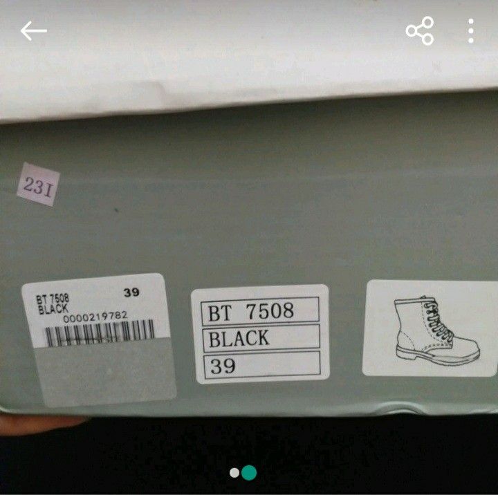 Black Combat Boots Size 39 (Category: Boots) located in Quezon City. Submitted by kringle (Listing ID 1457786476, Image 2). Description: - Classic black combat boots - Lace-up style - Size 39 - Great for everyday wear - Versatile and durable -pwede rin sa size 38 .