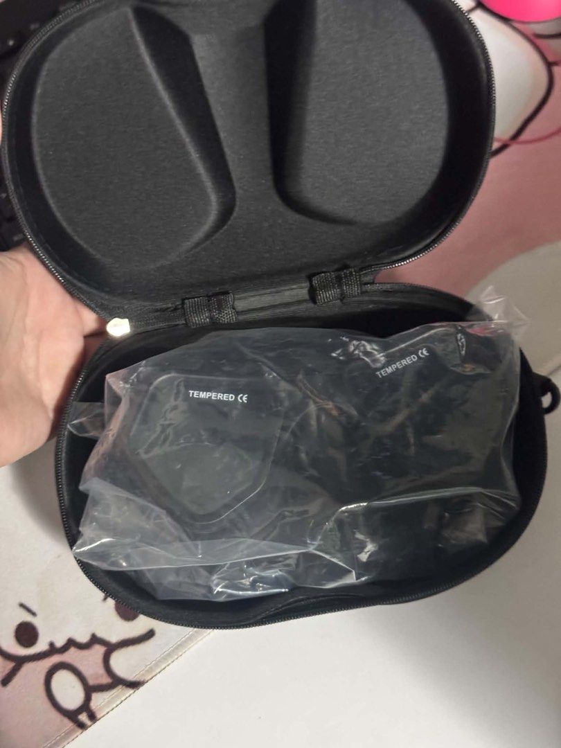 Black Diving Mask with Tempered CE Glass and Case (Category: Water Sports) located in Paranaque City. Submitted by babsdeclutter (Listing ID 1457836861, Image 2). Description: - Black diving mask - Tempered glass lenses with CE marking - Adjustable straps for a secure fit - Includes a hard protective case - Ideal for snorkeling and diving adventures.