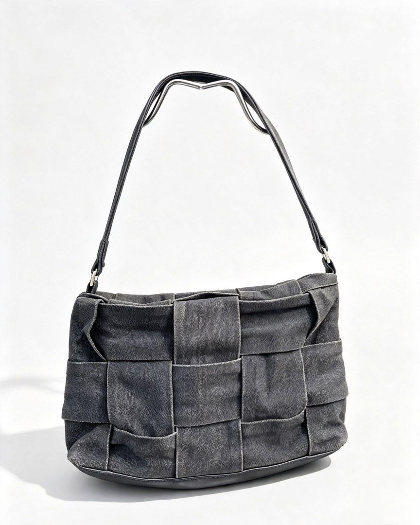Inc Black Woven Kili Bag (Category: Shoulder Bags) located in Quezon City. Submitted by un0oo (Listing ID 1457883427, Image 2). Description: - Cool black woven bag - Genuine leather material - Single shoulder strap - Ideal for everyday use - Fits all your essentials - Simple and stylish design - Great for casual outings.