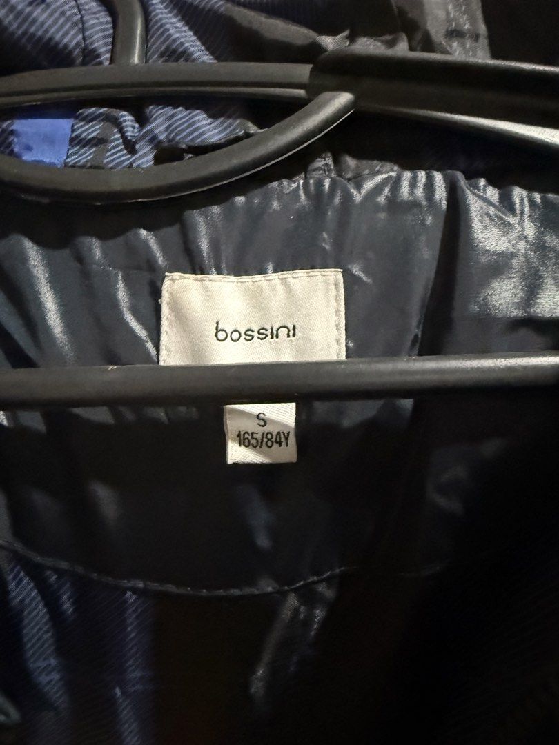 BOSSINI WINTER JACKET (Category: Coats, Jackets and Outerwear) located in Lipa City. Submitted by vtech47631 (Listing ID 1457772284, Image 2). Description: AFFORDABLE AND HIGH QUALITY WINTER JACKET GOOD FOR OFW’S AND HIKERS TRAVELLERS.